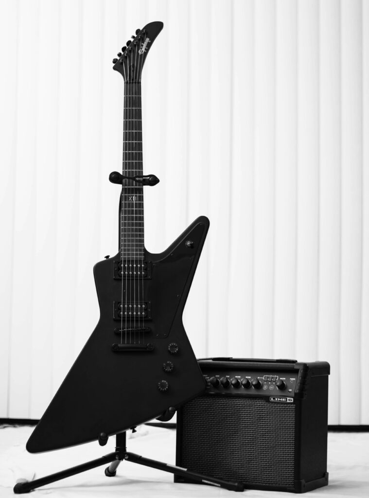 Guitarra Explorer